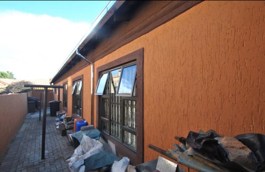 3 Bedroom Property for Sale in Dawn Park Gauteng