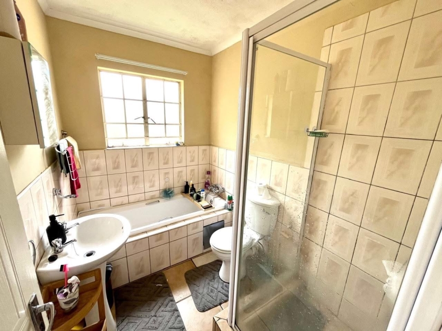 2 Bedroom Property for Sale in Lambton Gauteng