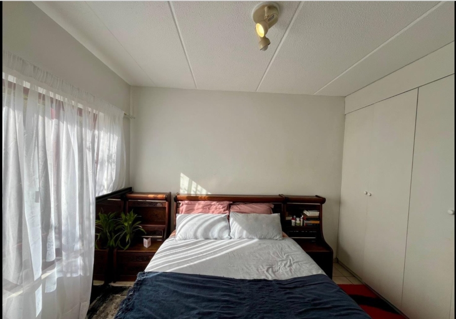 2 Bedroom Property for Sale in Sunninghill Gauteng