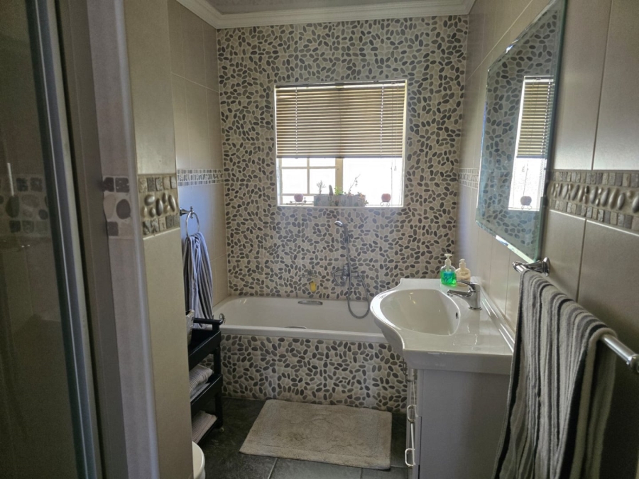4 Bedroom Property for Sale in Ravenswood Gauteng