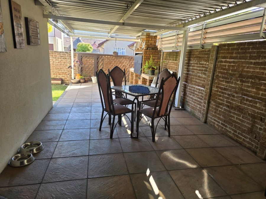 4 Bedroom Property for Sale in Ravenswood Gauteng