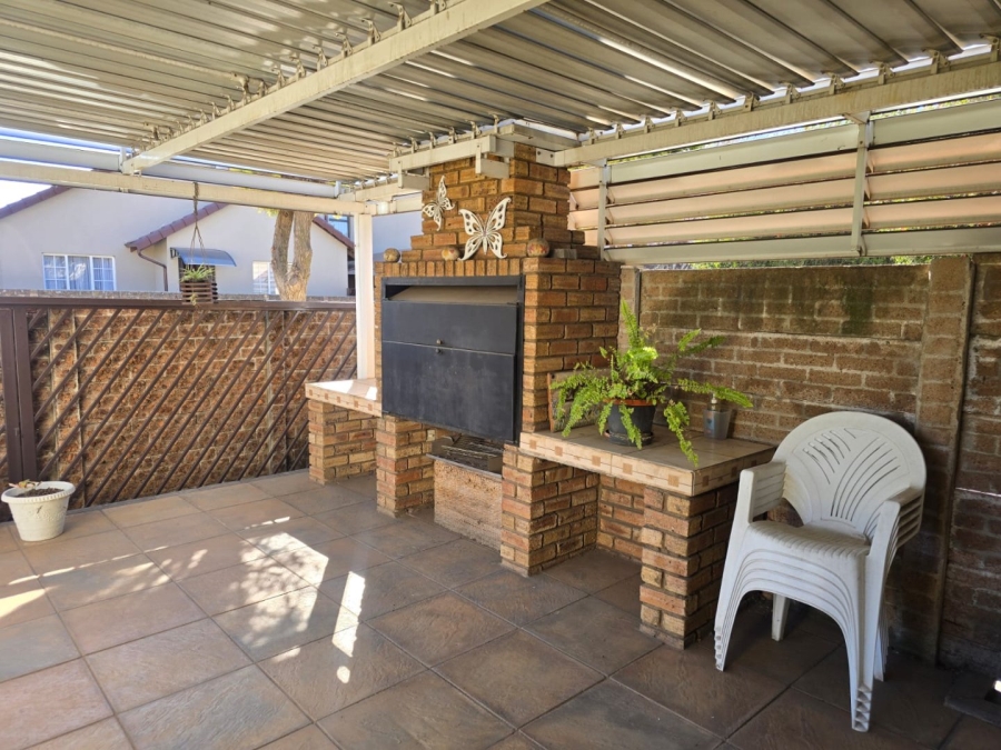 4 Bedroom Property for Sale in Ravenswood Gauteng