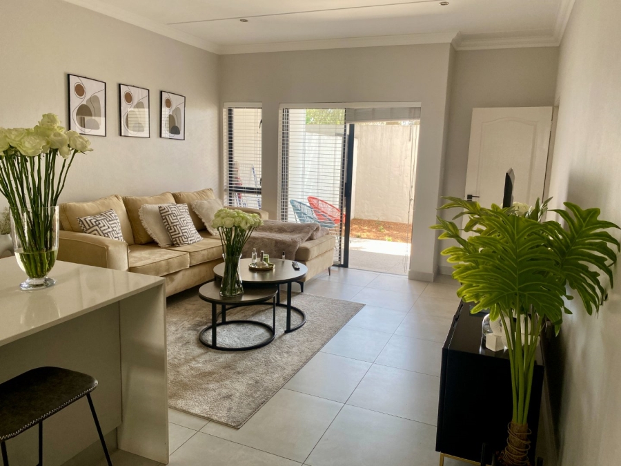 To Let 2 Bedroom Property for Rent in Bryanston Gauteng