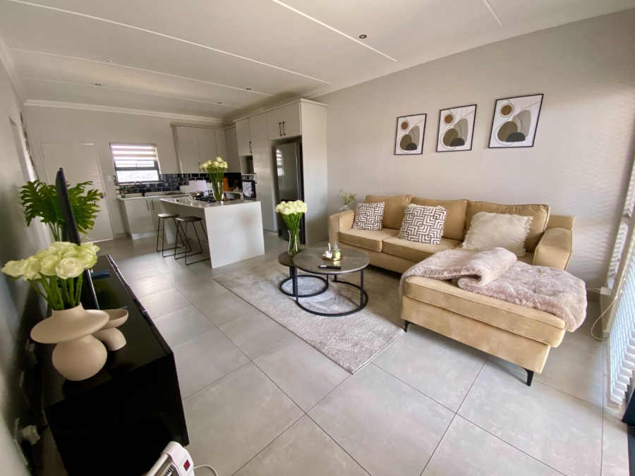To Let 2 Bedroom Property for Rent in Bryanston Gauteng