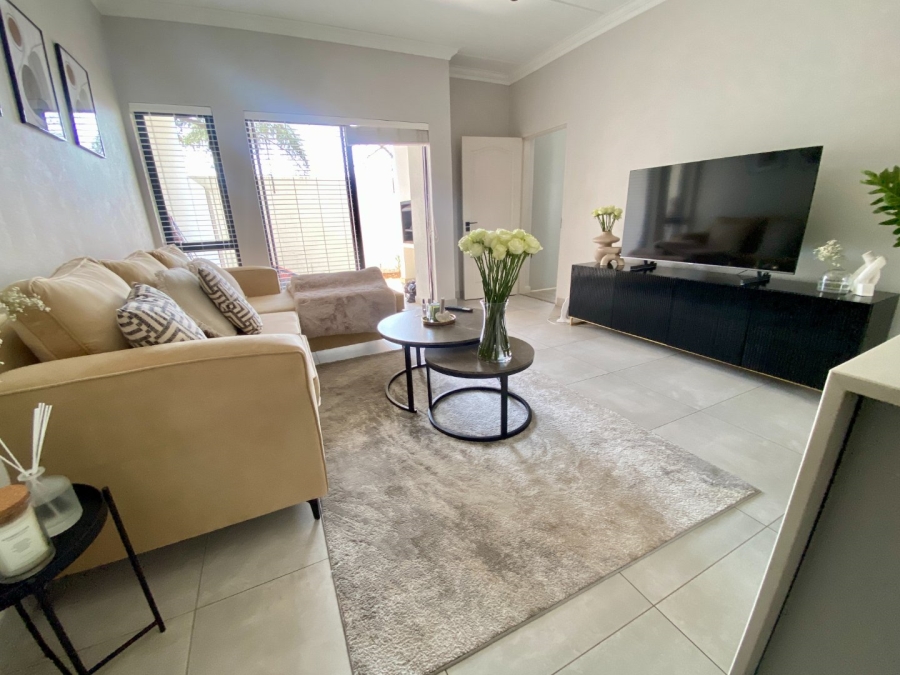 To Let 2 Bedroom Property for Rent in Bryanston Gauteng