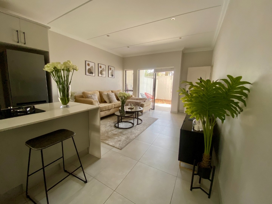 To Let 2 Bedroom Property for Rent in Bryanston Gauteng