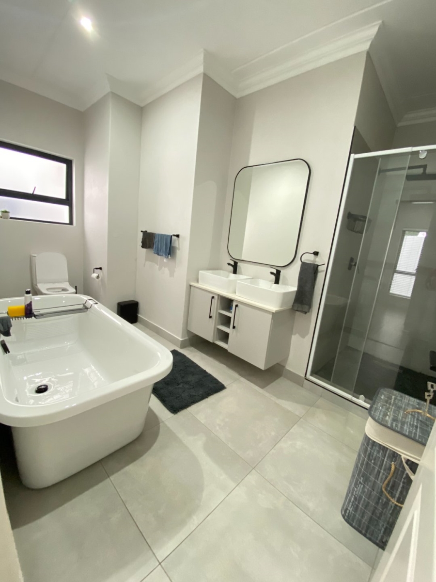 To Let 2 Bedroom Property for Rent in Bryanston Gauteng