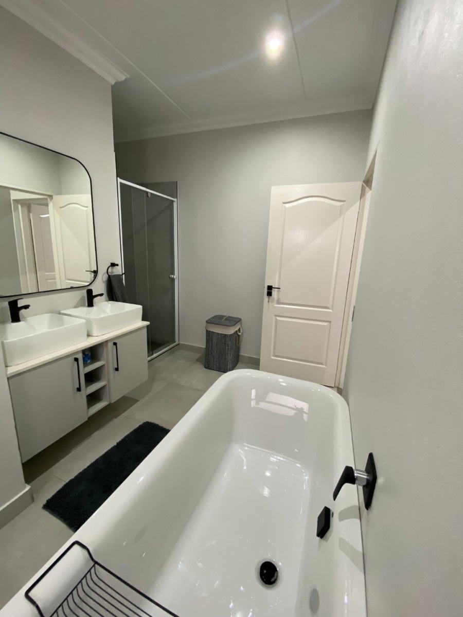 To Let 2 Bedroom Property for Rent in Bryanston Gauteng