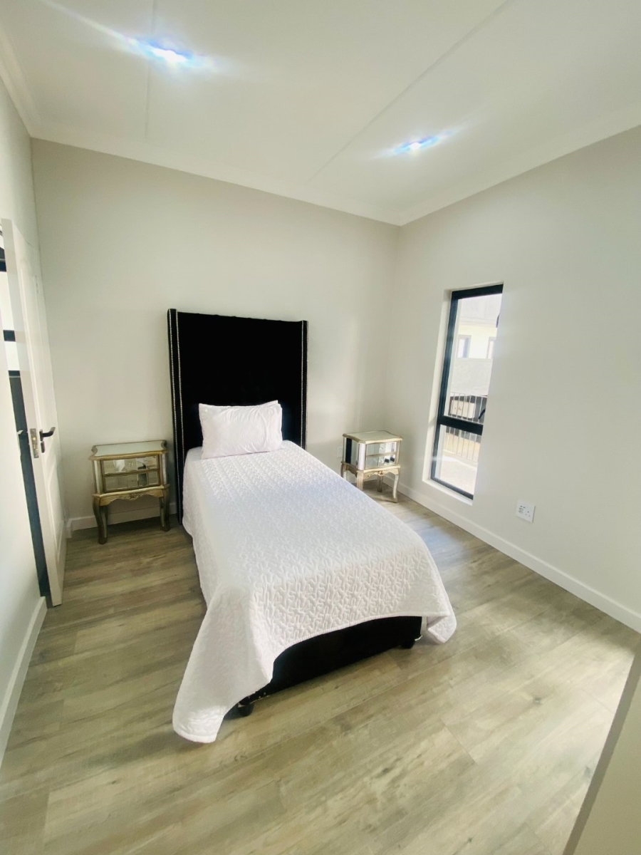 To Let 2 Bedroom Property for Rent in Bryanston Gauteng