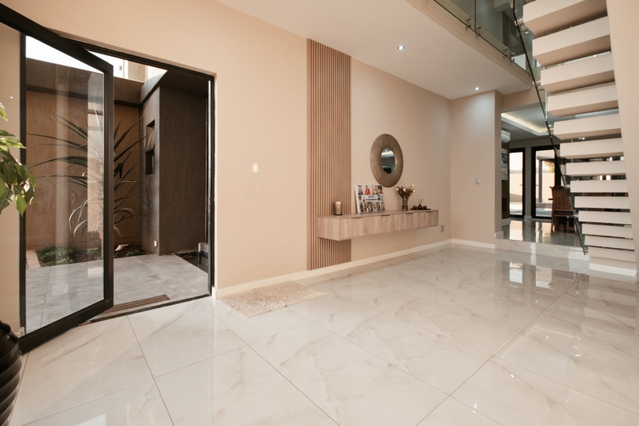 To Let 5 Bedroom Property for Rent in Eye of Africa Gauteng