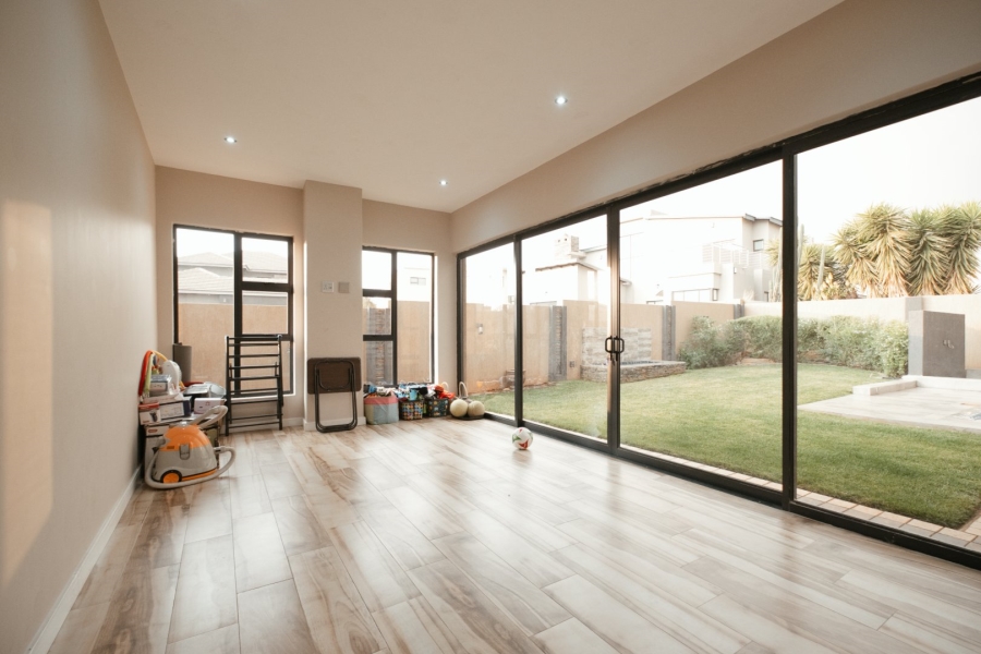 To Let 5 Bedroom Property for Rent in Eye of Africa Gauteng