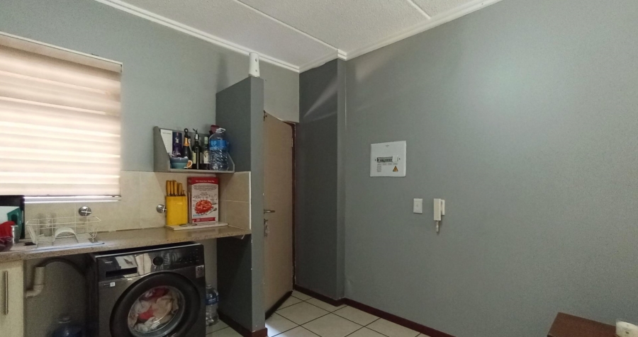 1 Bedroom Property for Sale in Beverley Gauteng