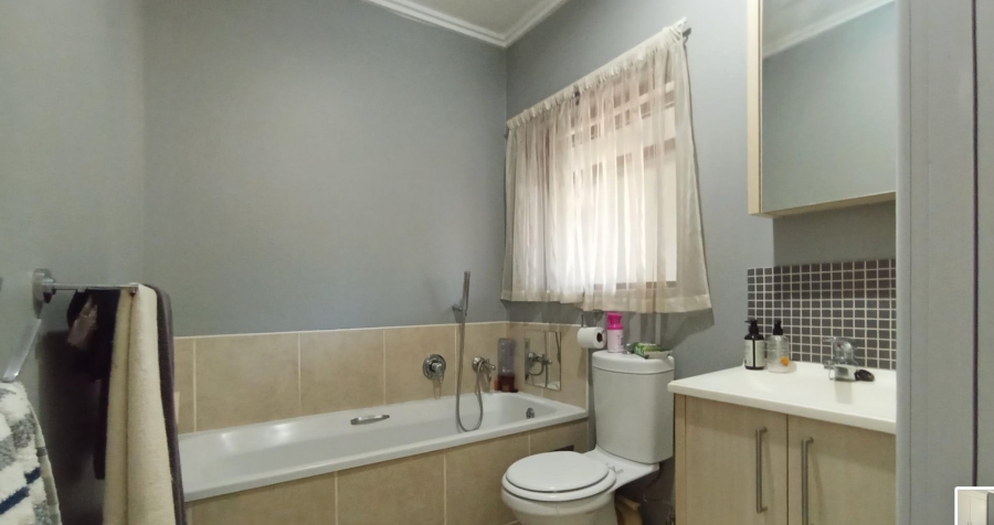 1 Bedroom Property for Sale in Beverley Gauteng
