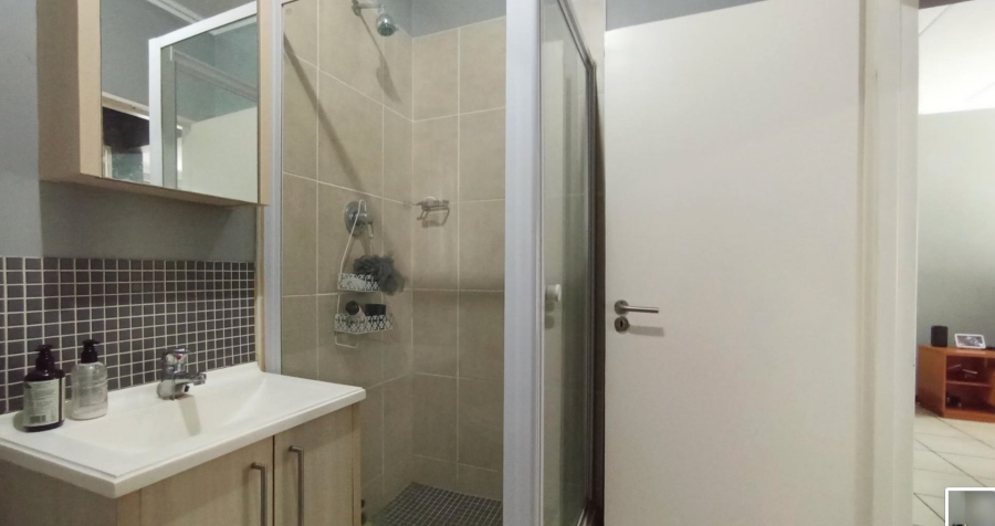 1 Bedroom Property for Sale in Beverley Gauteng
