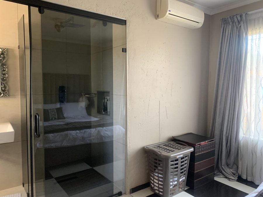To Let 2 Bedroom Property for Rent in Thatchview Gauteng
