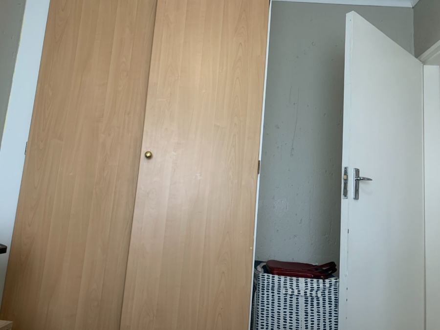 To Let 2 Bedroom Property for Rent in Thatchview Gauteng