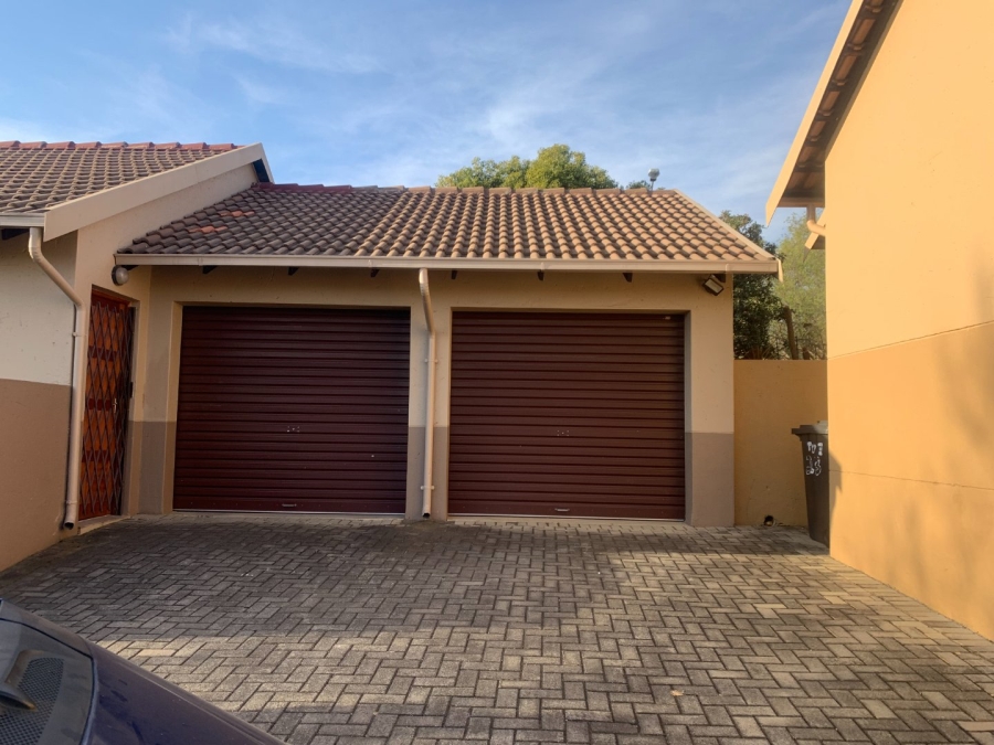 To Let 2 Bedroom Property for Rent in Thatchview Gauteng