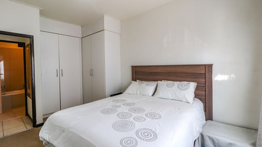 1 Bedroom Property for Sale in Jackal Creek Golf Estate Gauteng