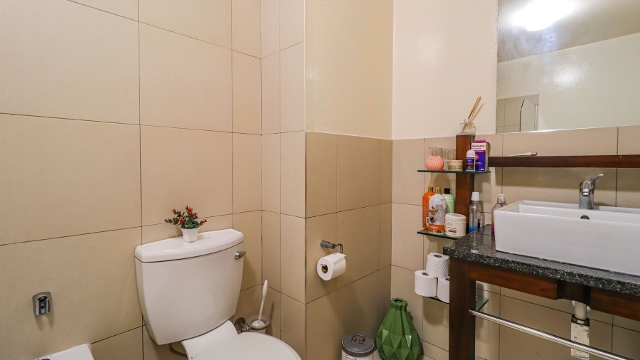 1 Bedroom Property for Sale in Jackal Creek Golf Estate Gauteng