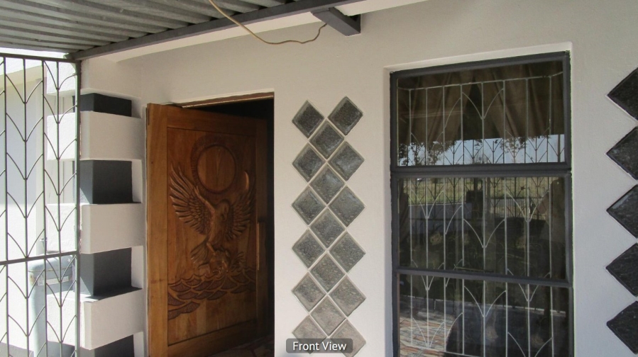 5 Bedroom Property for Sale in Mackenzie Park Gauteng