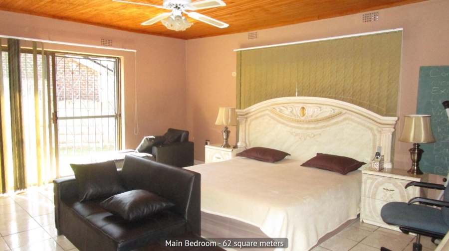 5 Bedroom Property for Sale in Mackenzie Park Gauteng