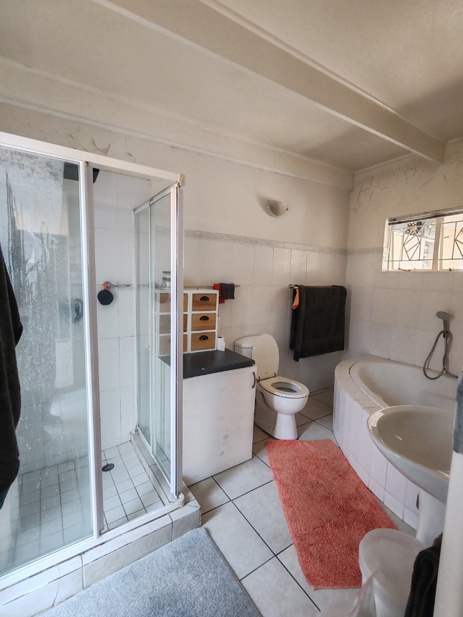 5 Bedroom Property for Sale in Hazelwood Gauteng