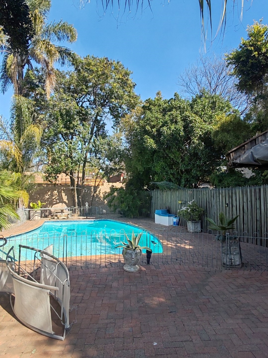 5 Bedroom Property for Sale in Hazelwood Gauteng