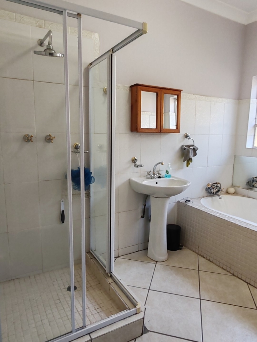 5 Bedroom Property for Sale in Hazelwood Gauteng