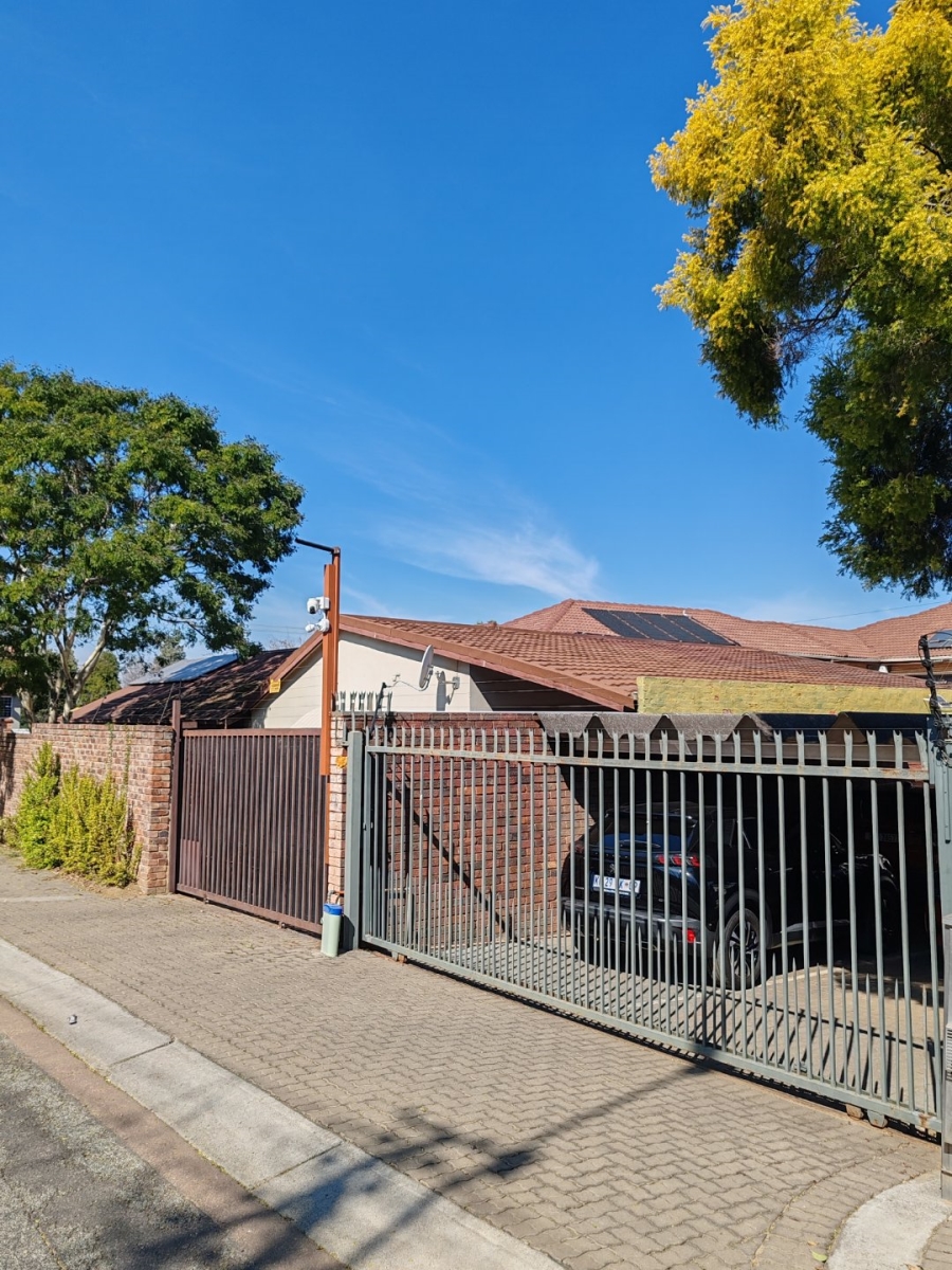 5 Bedroom Property for Sale in Hazelwood Gauteng
