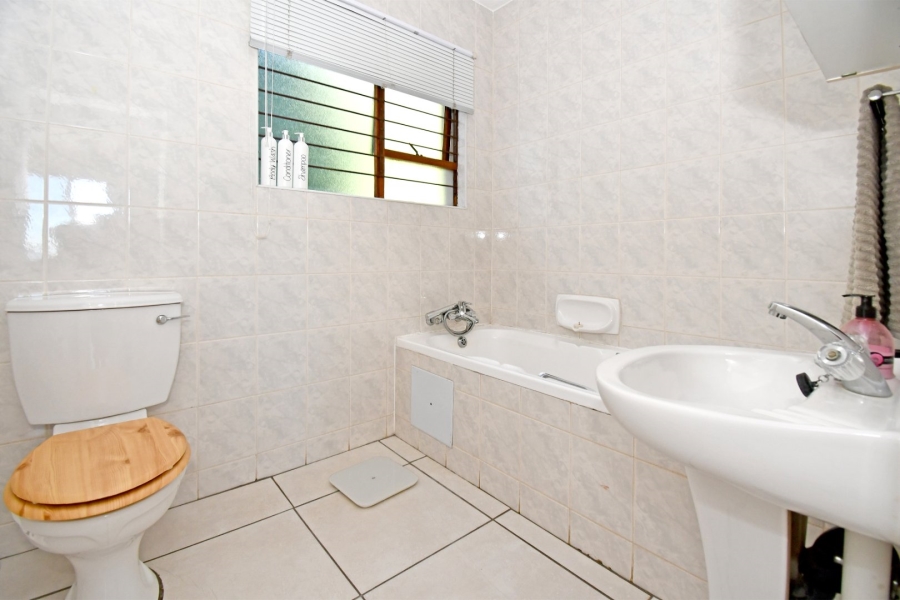 3 Bedroom Property for Sale in Constantia Kloof Gauteng