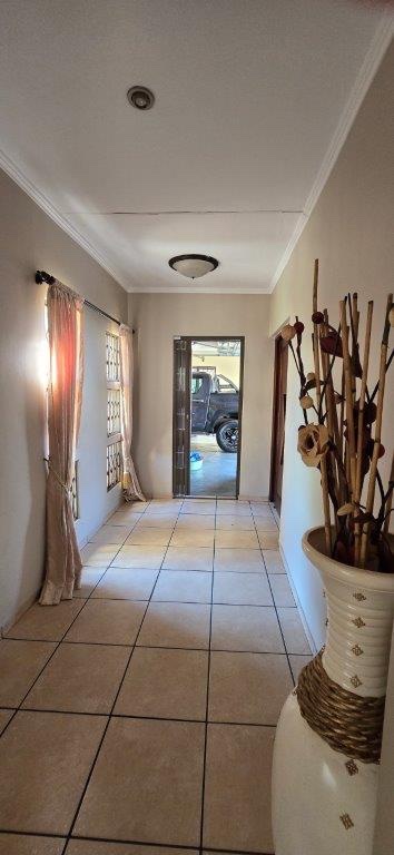 4 Bedroom Property for Sale in Rooihuiskraal North Gauteng