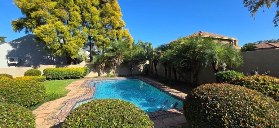 4 Bedroom Property for Sale in Rooihuiskraal North Gauteng