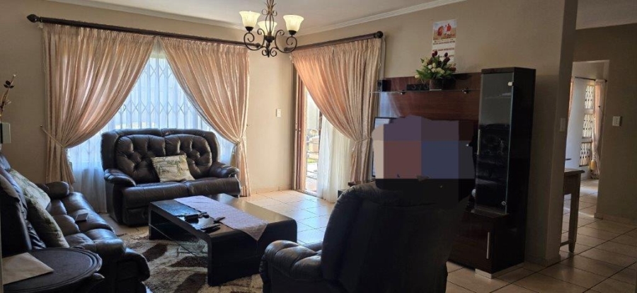 4 Bedroom Property for Sale in Rooihuiskraal North Gauteng