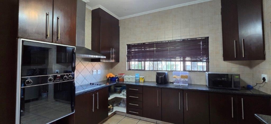 4 Bedroom Property for Sale in Rooihuiskraal North Gauteng