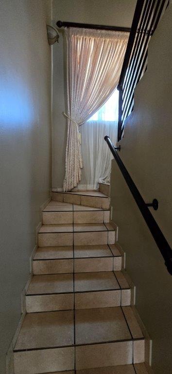 4 Bedroom Property for Sale in Rooihuiskraal North Gauteng