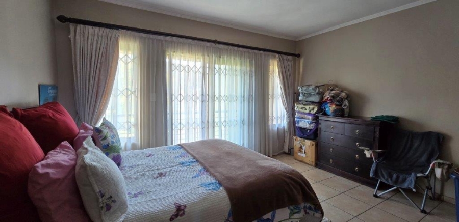 4 Bedroom Property for Sale in Rooihuiskraal North Gauteng