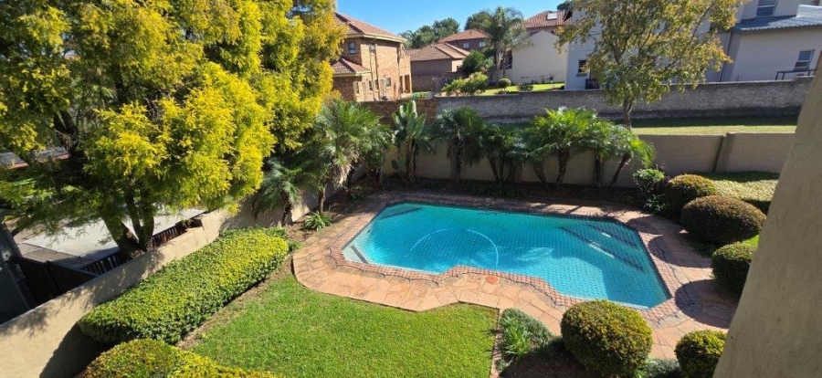 4 Bedroom Property for Sale in Rooihuiskraal North Gauteng