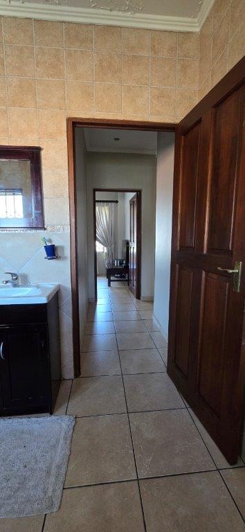 4 Bedroom Property for Sale in Rooihuiskraal North Gauteng