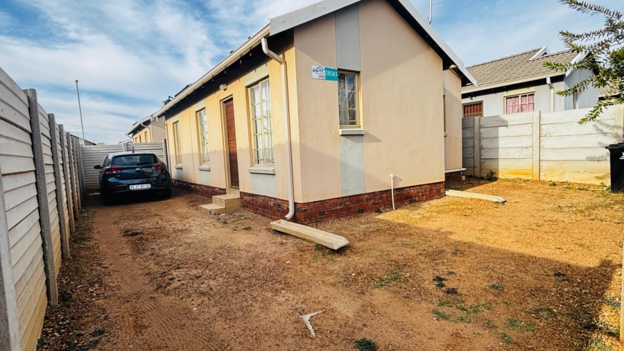 3 Bedroom Property for Sale in Sky City Gauteng