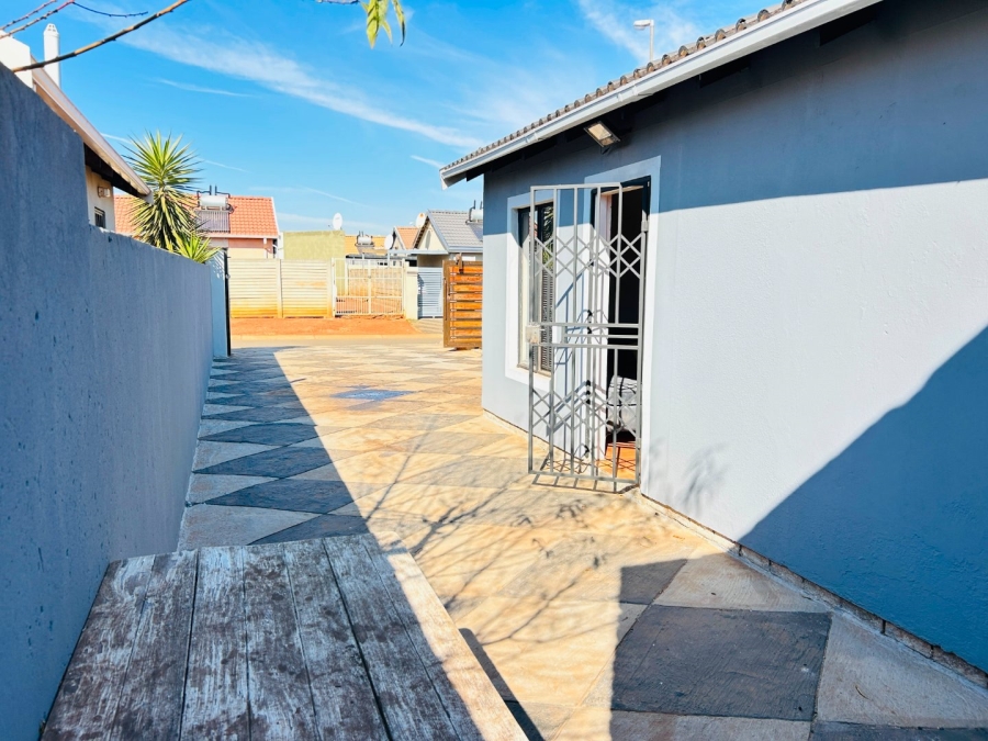 2 Bedroom Property for Sale in Sky City Gauteng