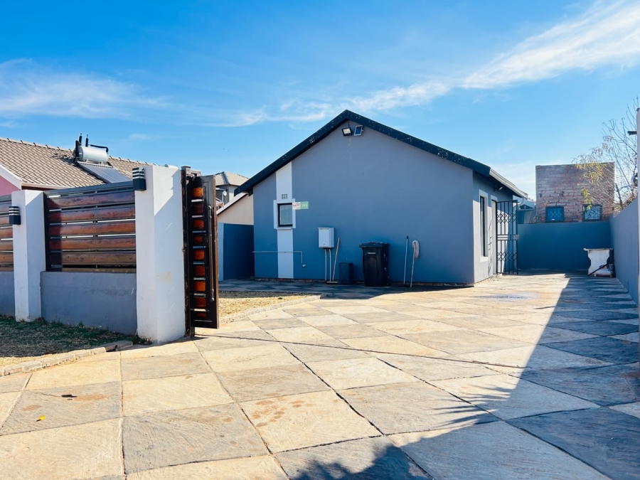 2 Bedroom Property for Sale in Sky City Gauteng
