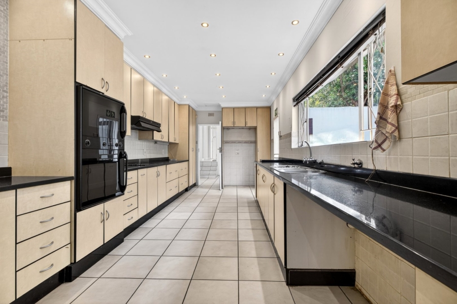 To Let 12 Bedroom Property for Rent in Bryanston Gauteng