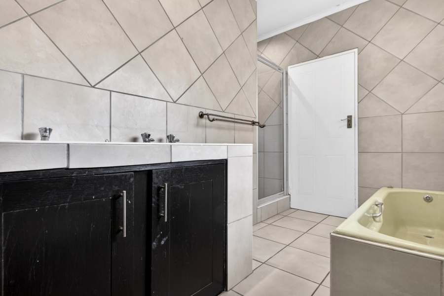To Let 12 Bedroom Property for Rent in Bryanston Gauteng