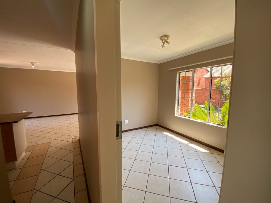 To Let 2 Bedroom Property for Rent in Moreleta Park Gauteng