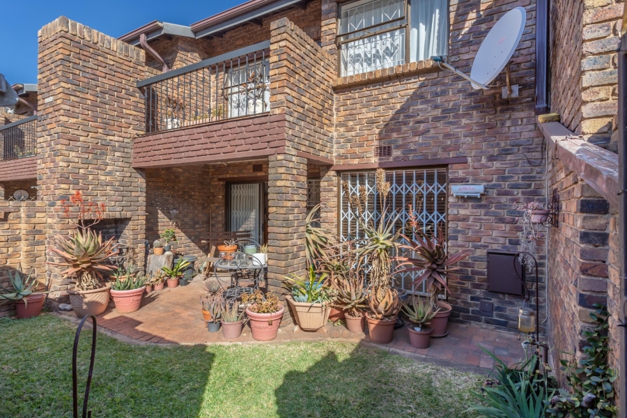 3 Bedroom Property for Sale in Florida Park Gauteng