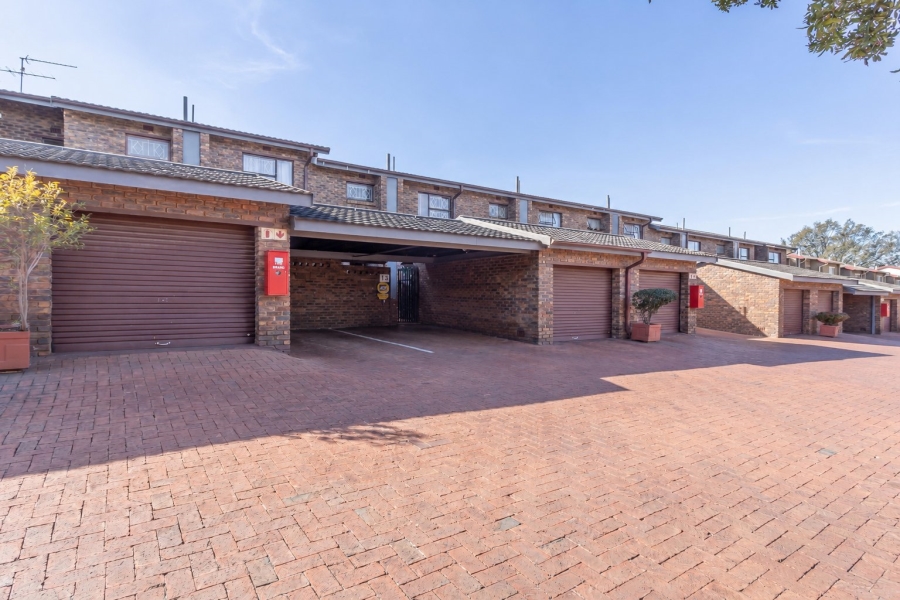3 Bedroom Property for Sale in Florida Park Gauteng