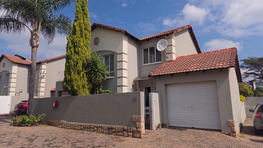 2 Bedroom Property for Sale in Sunninghill Gauteng