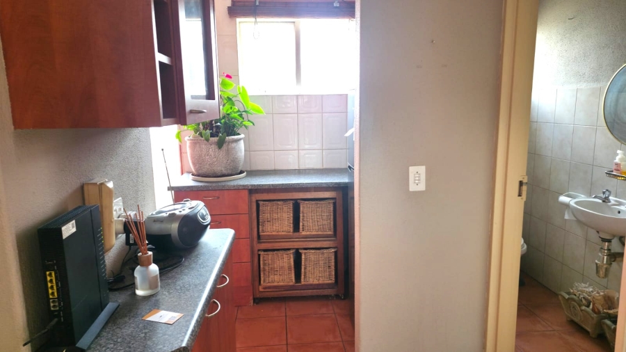 2 Bedroom Property for Sale in Sunninghill Gauteng