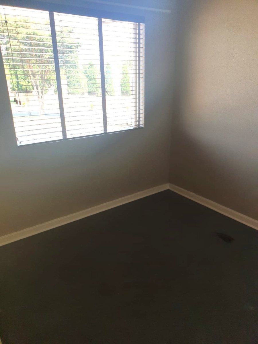 2 Bedroom Property for Sale in Sunninghill Gauteng