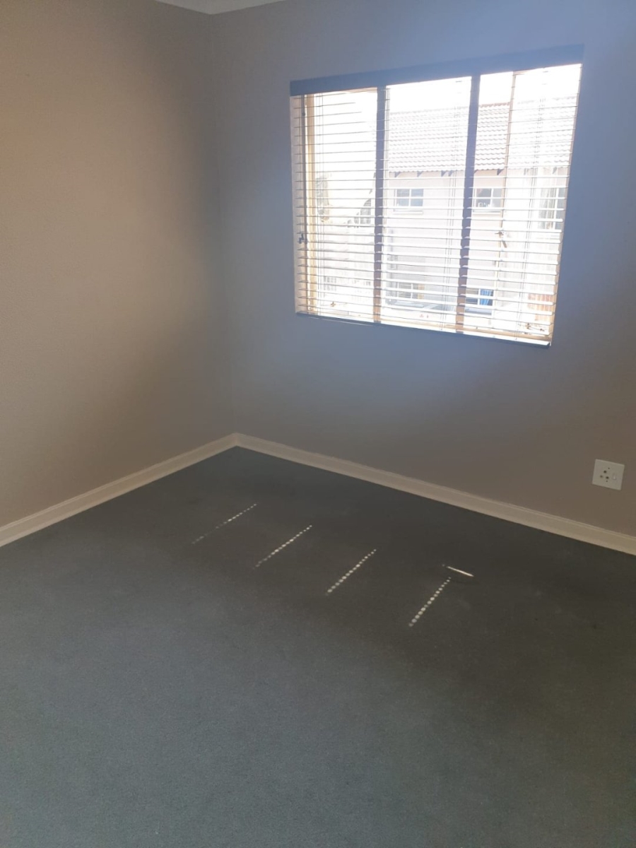 2 Bedroom Property for Sale in Sunninghill Gauteng